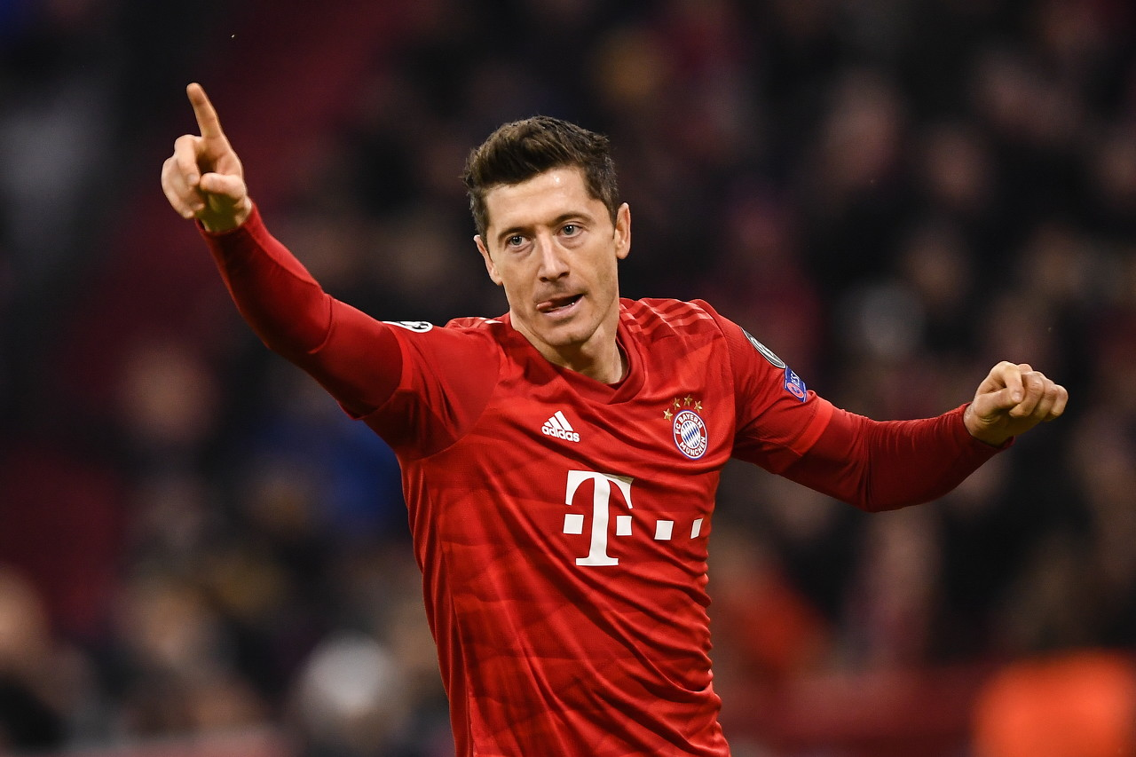 爱游戏-犹他爵士队长鼓劲清晨官宣签约引欢呼，媒体一致点评：莱万多夫斯基在拜仁比赛中爆冷的简单介绍